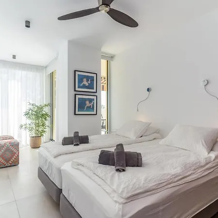 Great First Line Amazing Terrace Apartament